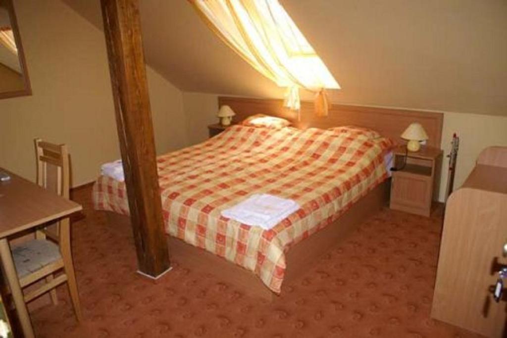 Turul Etterem Es Panzio Hotel Kaposvar Bagian luar foto