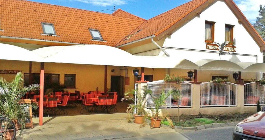 Turul Etterem Es Panzio Hotel Kaposvar Bagian luar foto
